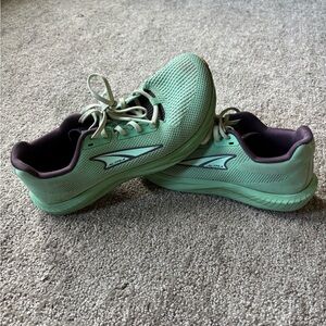 Altra Escalante Women's Light Green Running Shoes